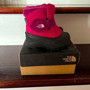 The North Face Alpenglow Boots